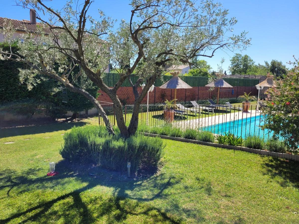 Les chambres d'hôtes d'Eloïse, piscine privée Aramon Exterior foto